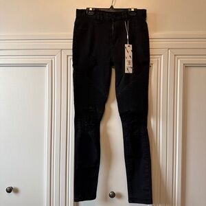 NENA & PASADENA Woman’s destroyed jeans